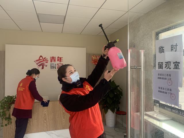 13馬鞍山中心將中心“青年微家”陣地改為臨時留觀室，青年志愿者定期進(jìn)行場所消毒處理，進(jìn)一步發(fā)揮團(tuán)屬陣地和青年志愿者作用（3）.jpg
